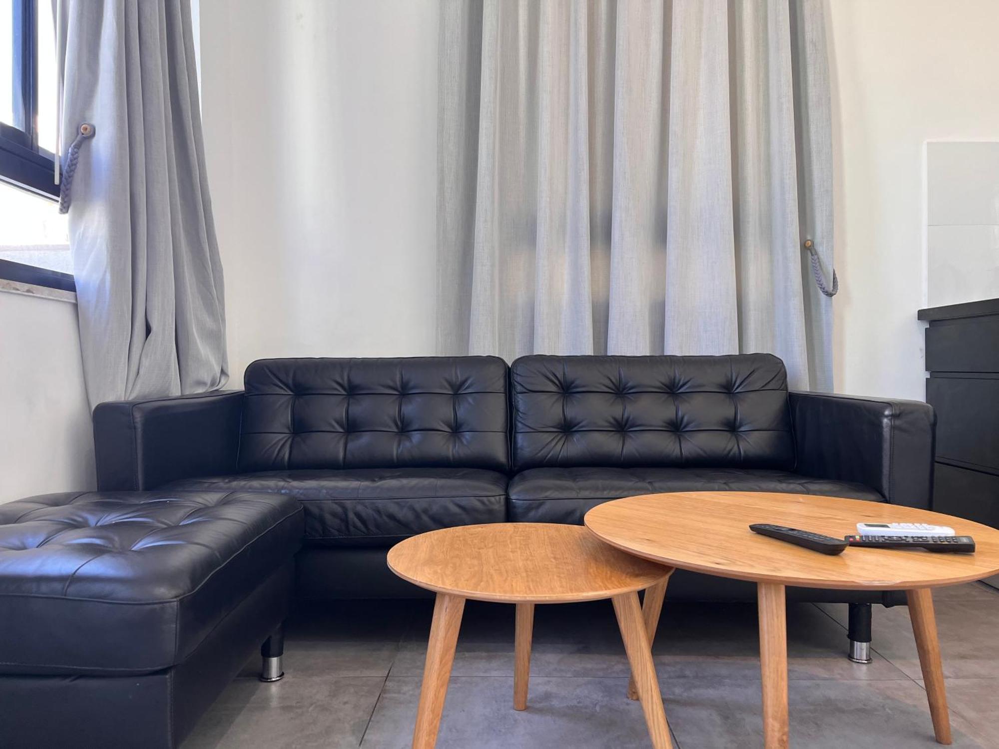 Bed and Breakfast Yona 8 Тель-Авив Номер фото