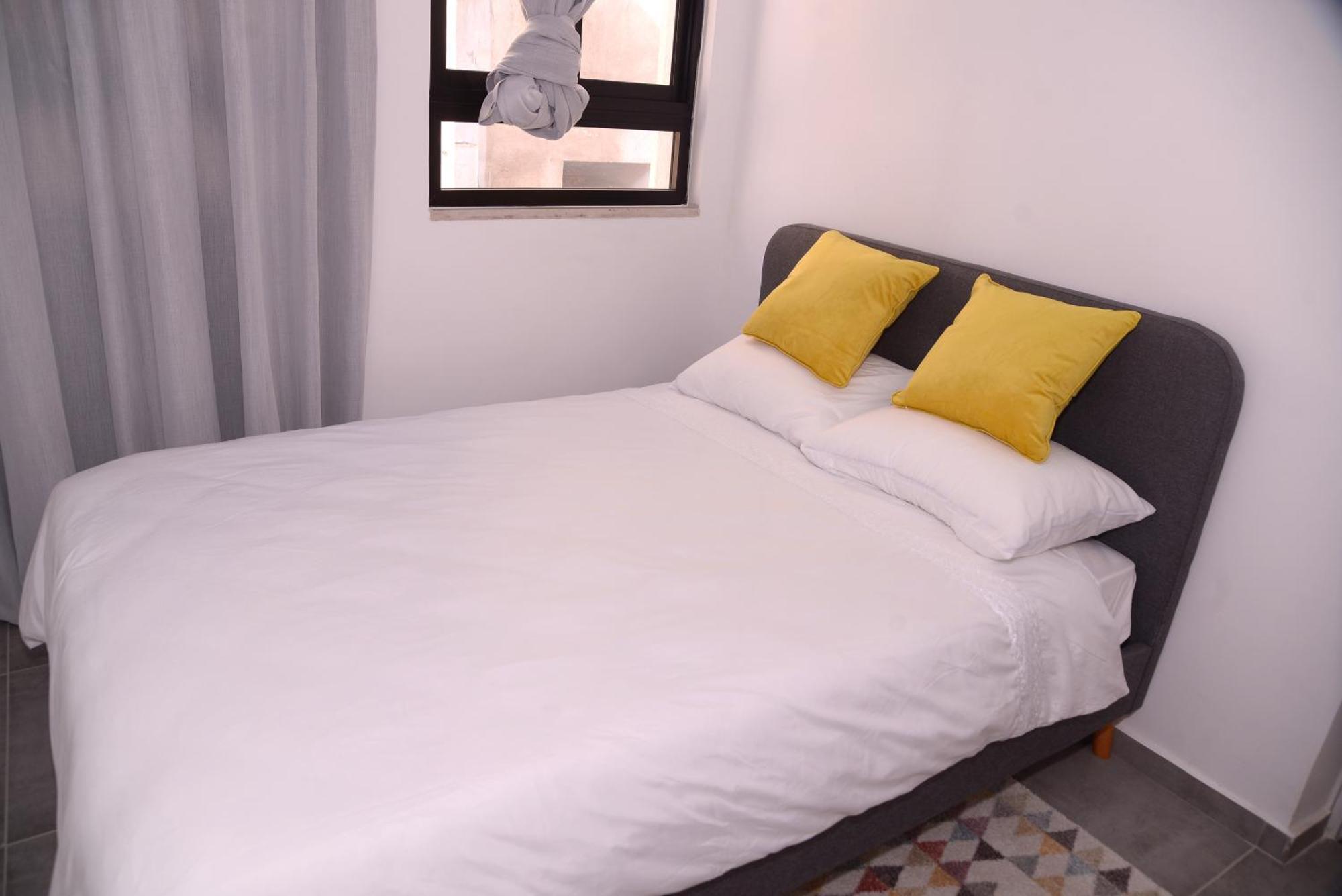 Bed and Breakfast Yona 8 Тель-Авив Номер фото
