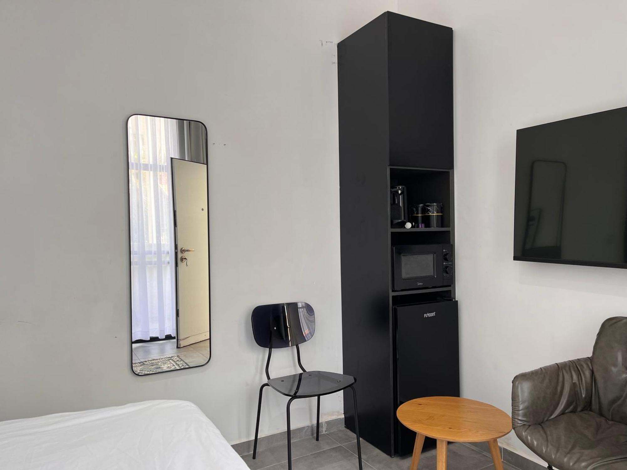 Bed and Breakfast Yona 8 Тель-Авив Номер фото