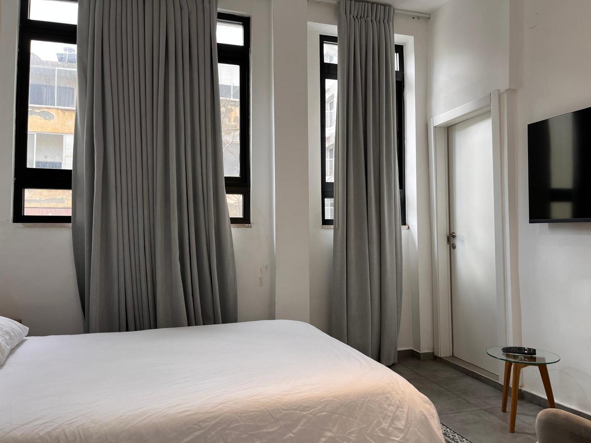 Bed and Breakfast Yona 8 Тель-Авив Номер фото