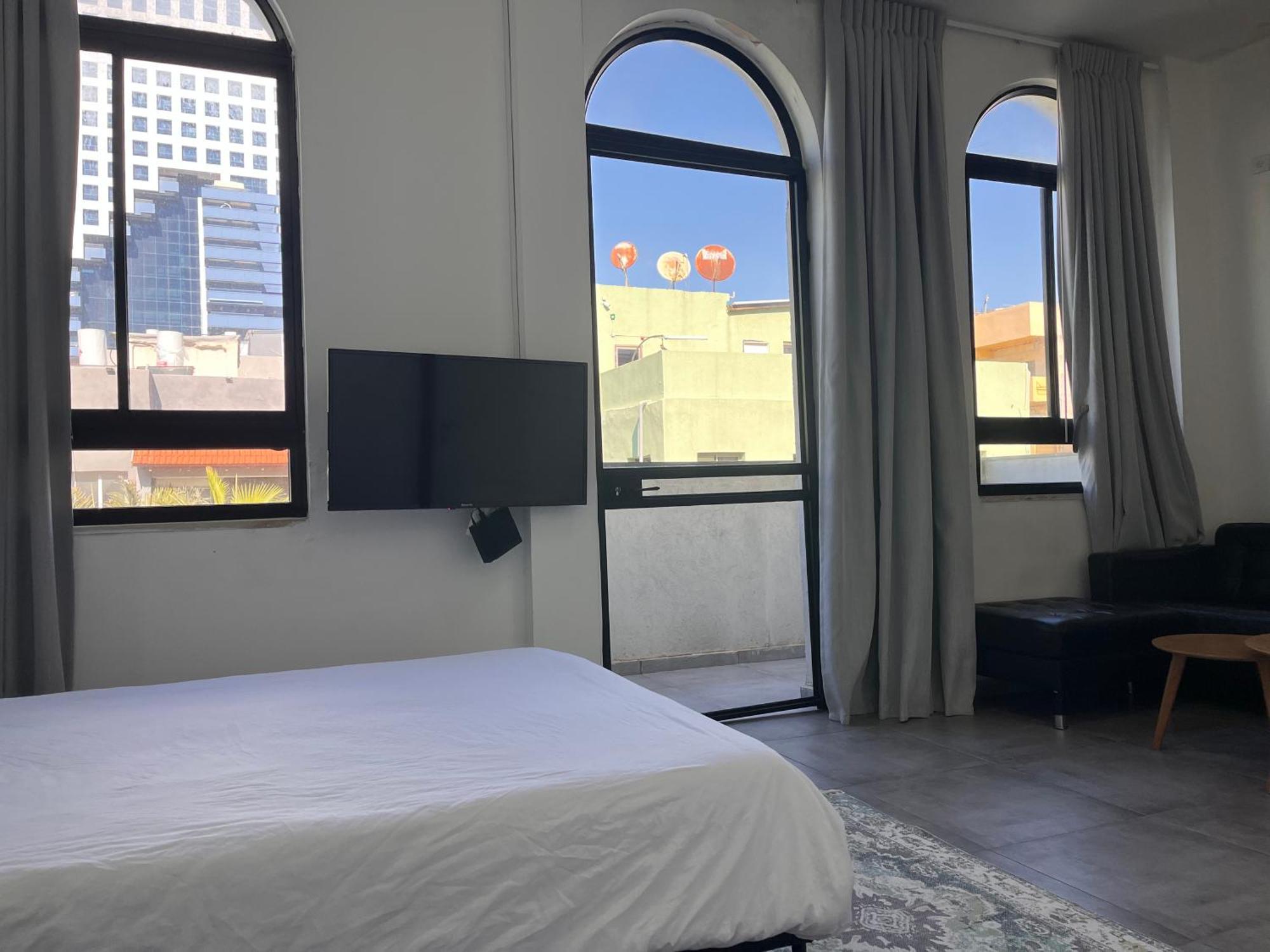 Bed and Breakfast Yona 8 Тель-Авив Номер фото