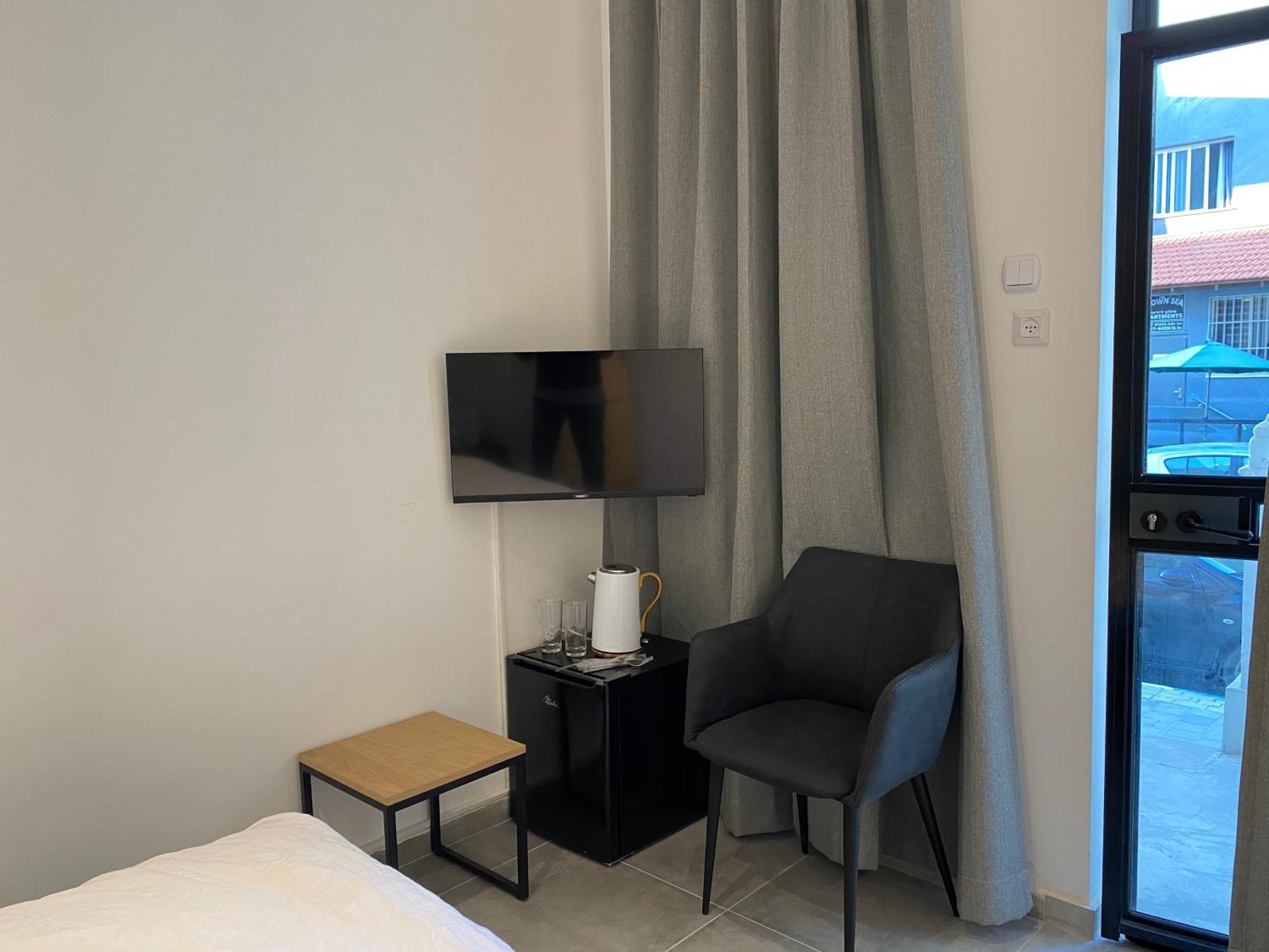 Bed and Breakfast Yona 8 Тель-Авив Номер фото