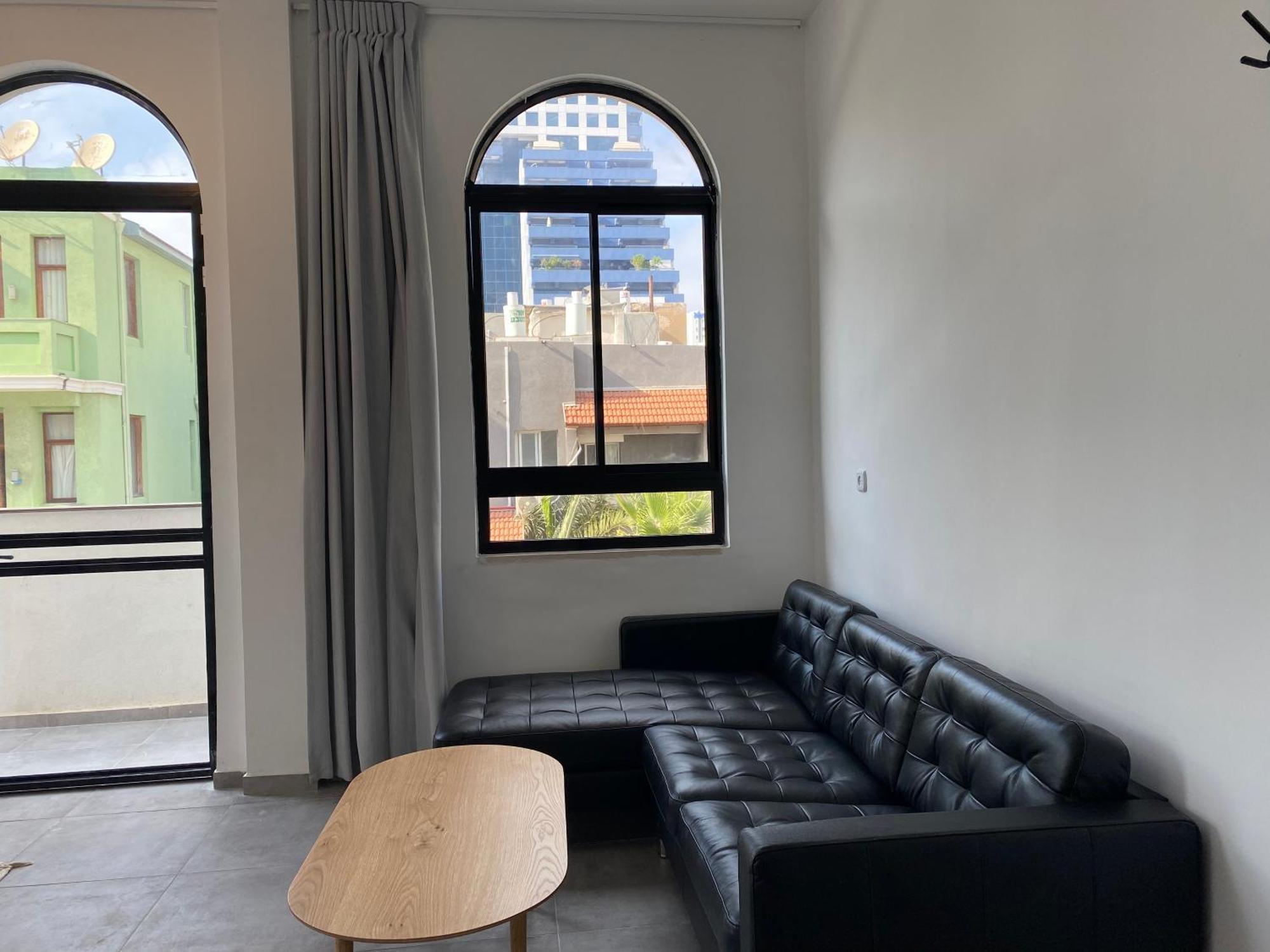 Bed and Breakfast Yona 8 Тель-Авив Номер фото